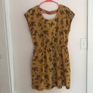 🛍 5/$30!!! 🛍 Yellow/orange dress!